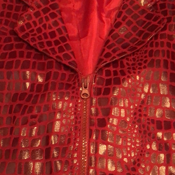 Selene sport faux snakeskin crocodile print maroon red burgundy collared jacket - Picture 6 of 8